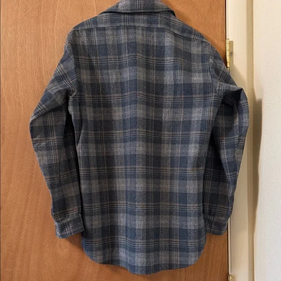 Vintage! Pendleton Woolen Mills Navy and Gray Shirt quality vintage pure wool - Picture 6 of 7